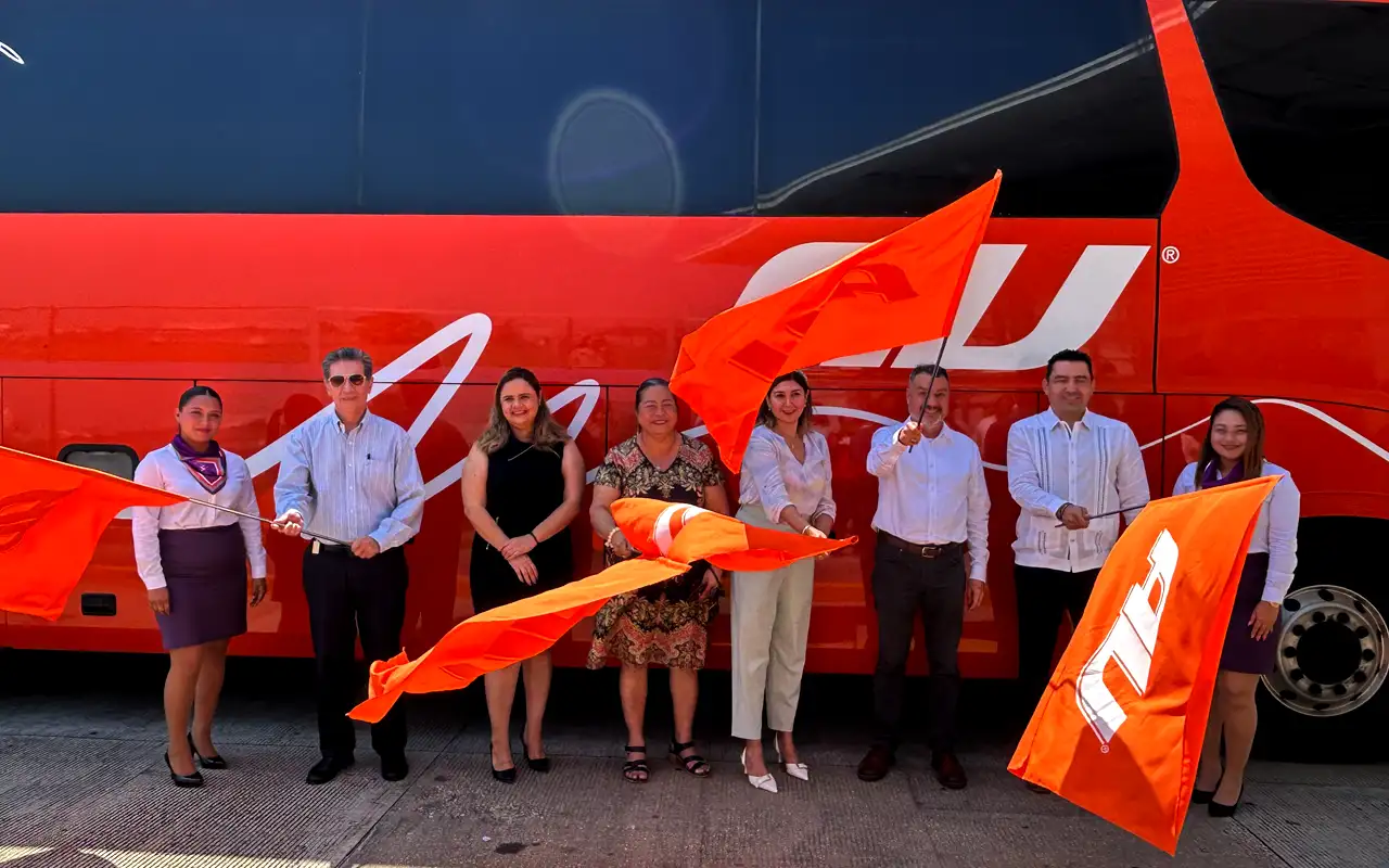 AU presenta su nuevo Parque Vehicular en Coatzacoalcos