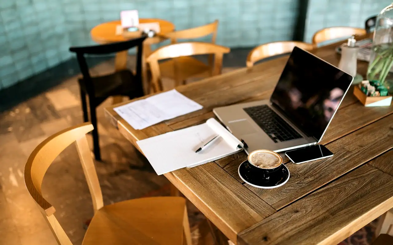 Regreso a la oficina 2025: Estrategias empresariales y flexibilidad laboral