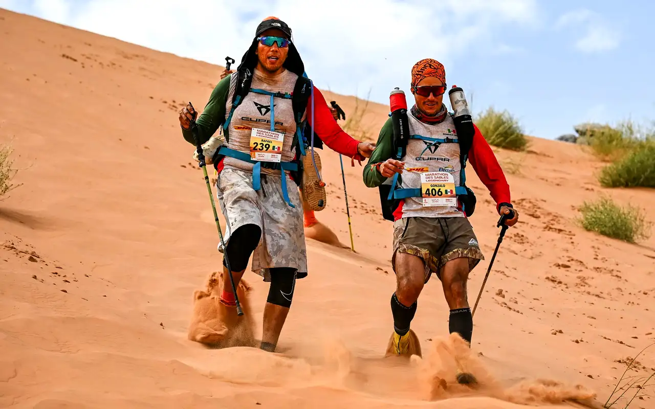 Rafa Jaime, deportista invidente en el desierto con apoyo de DHL Express