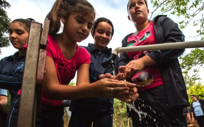 Lazos de Agua busca beneficiar con agua segura, saneamiento e higiene