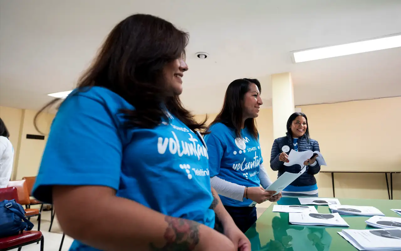 Voluntarios de Fundación Telefónica Movistar México llevan solidaridad con el DIVT25
