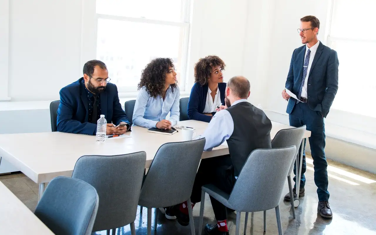 ¿Qué hace que las personas se queden en su trabajo? La respuesta no es el sueldo