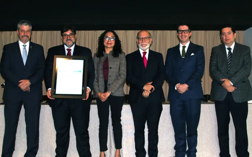 Johnson & Johnson México obtiene Certificado EPT de CETIFARMA por prácticas transparentes Johnson & Johnson México obtiene Certificado EPT de CETIFARMA por prácticas transparentes