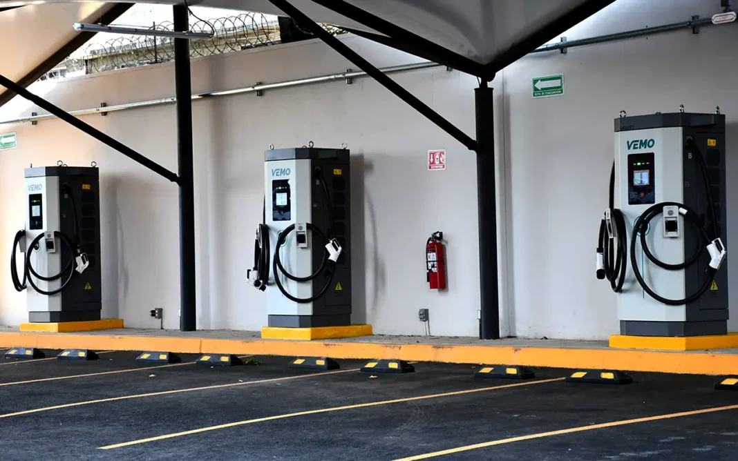 VEMO inaugura su hub de recarga para vehículos eléctricos más grande en México
