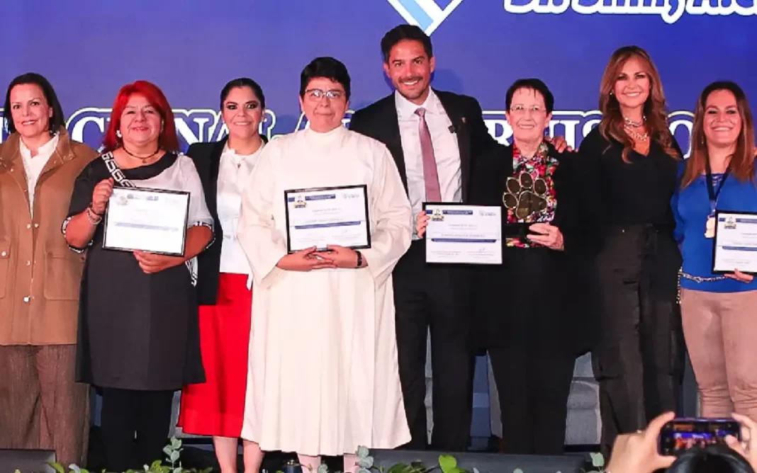 Segunda entrega del Premio Nacional al Altruismo “Víctor González Dr. Simi”
