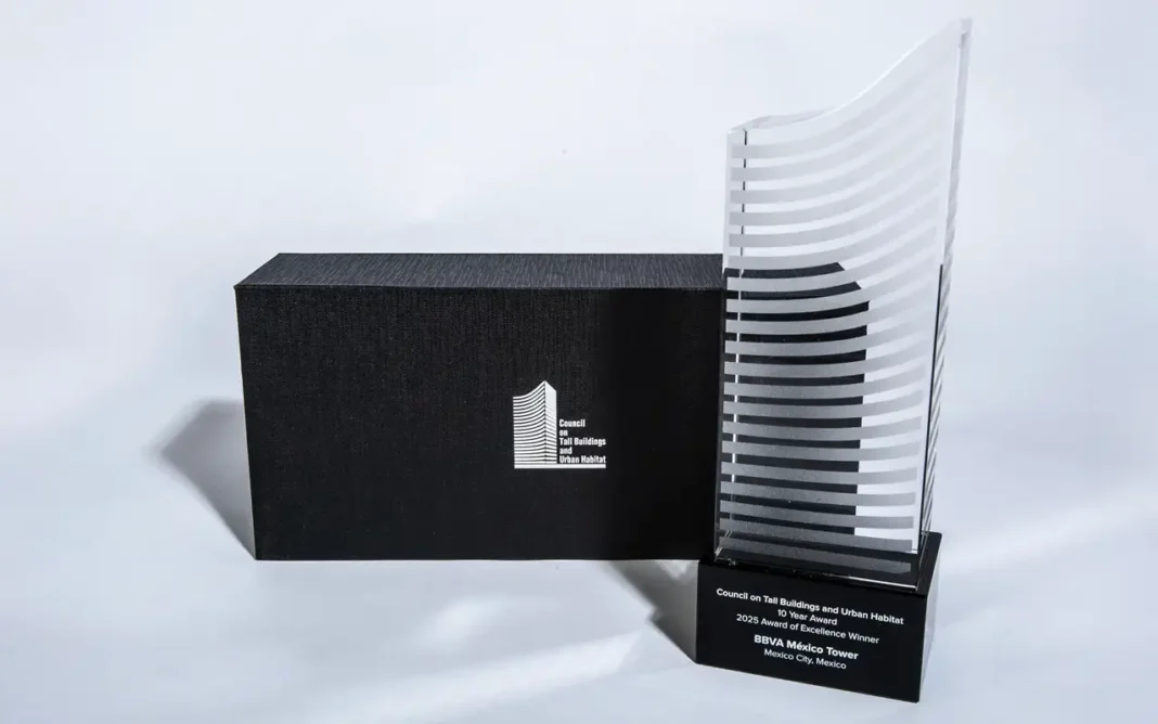 Torre BBVA México recibe el reconocimiento CTBUH por su legado sostenible y resiliencia urbana Torre BBVA México recibe el reconocimiento CTBUH por su legado sostenible y resiliencia urbana