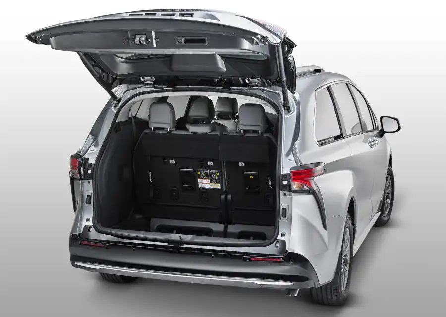 Toyota Sienna minivan híbrida familiar