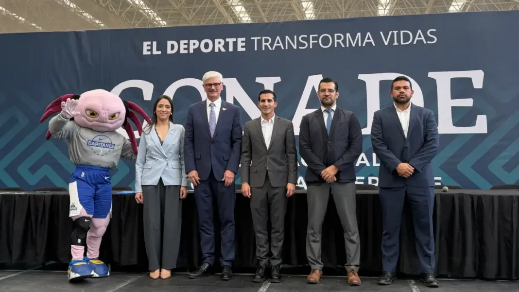 Alianza entre NFL México y CONADE para promover Flag Football